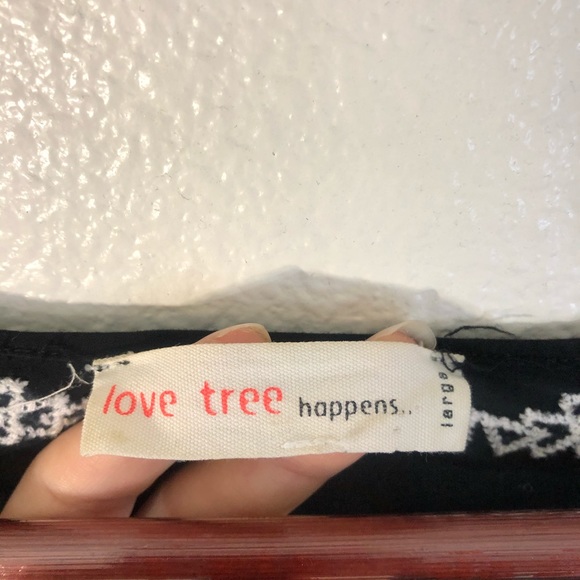 Black and White Embroidered Fringe Shawl Cardigan - Picture 10 of 13